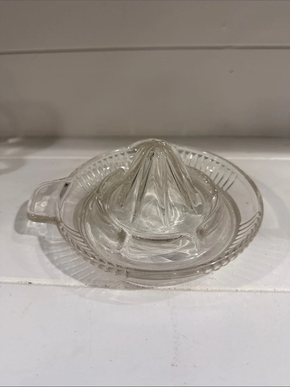 Clear Glass Citrus Juicer Reamer - Classic Manual Squeezer
